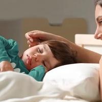 Da li je zajedničko spavanje s djecom zdravo: Evo šta to čini njihovom psihičkom stanju
